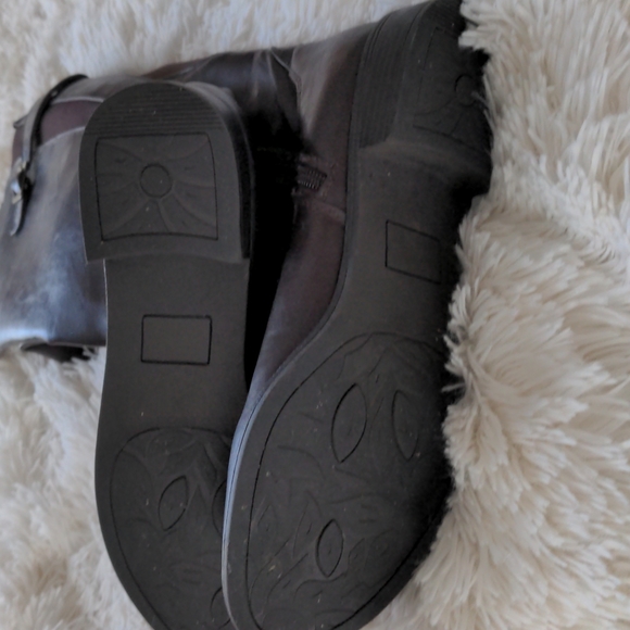 Brown boots - Picture 5 of 7